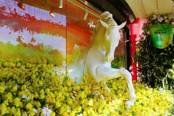 全域联动上海国际花卉节，百联股份点亮申城春日消费新图景
